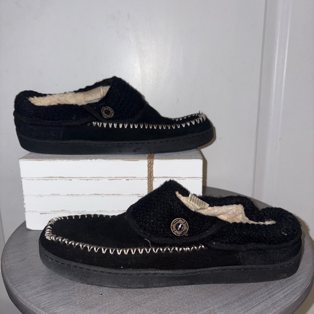 Earth Spirit Black Slippers with Cream Lining - sz9-10 (P21)